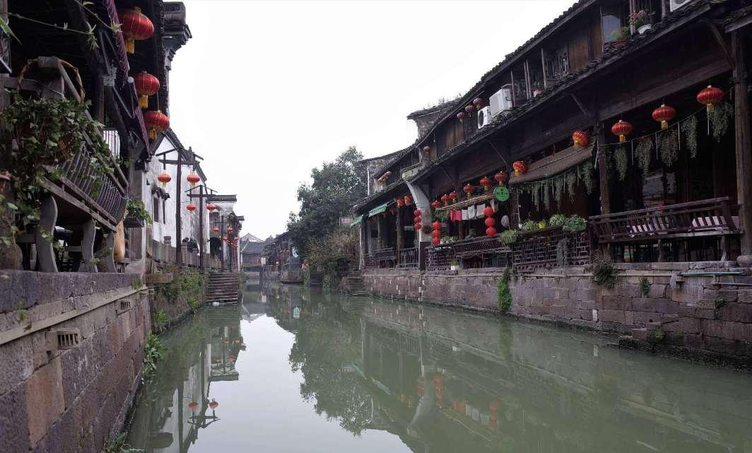 老旧废弃楼房逃脱4